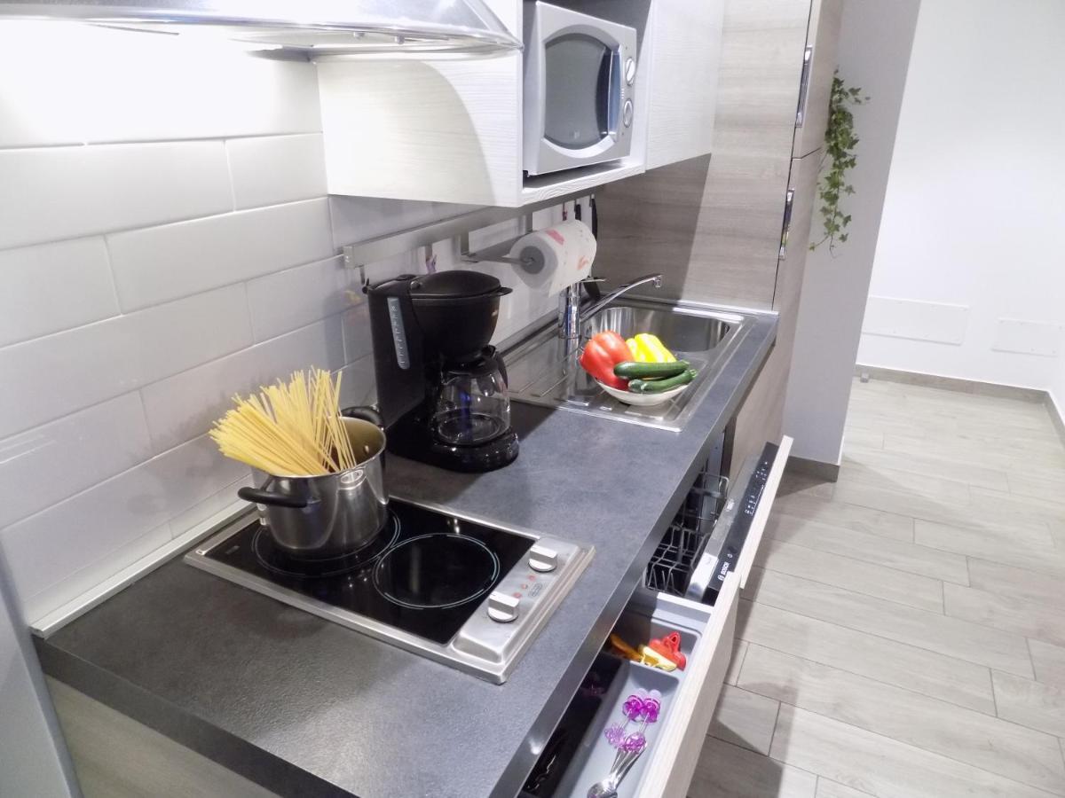 Millyholidays - Apartment Lilla - Center - Nearby Beach - Private Garden - Spa Pool Bardolino Dış mekan fotoğraf