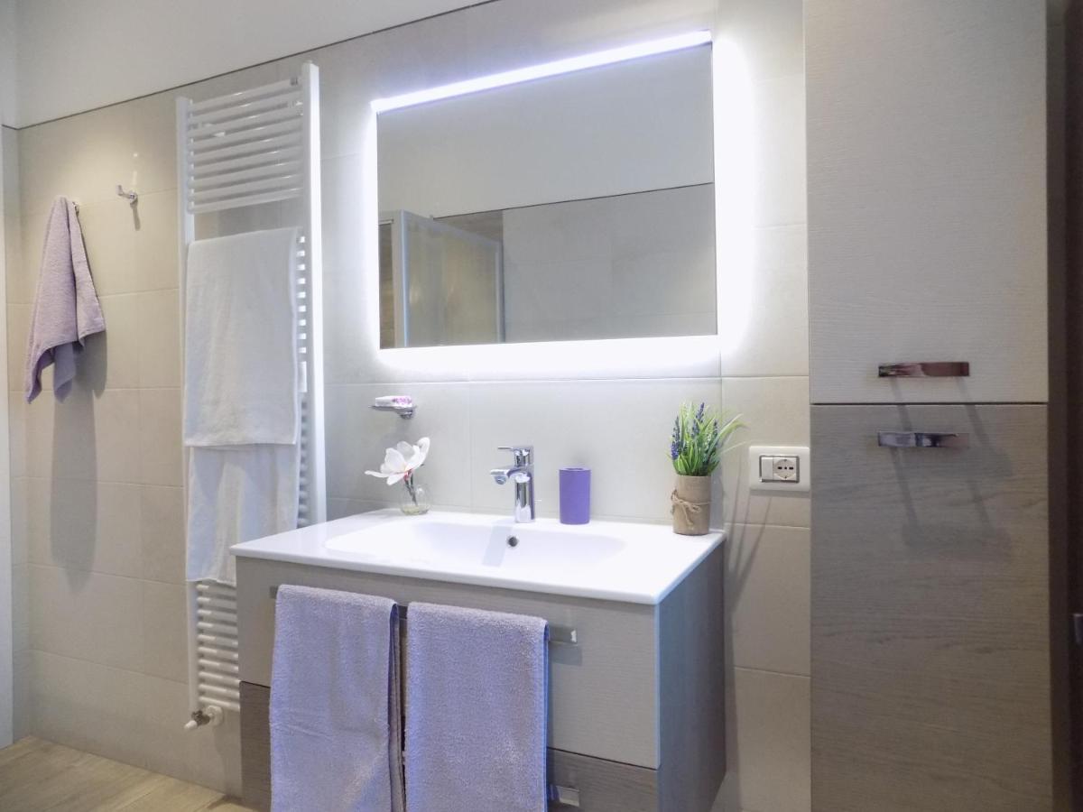 Millyholidays - Apartment Lilla - Center - Nearby Beach - Private Garden - Spa Pool Bardolino Dış mekan fotoğraf