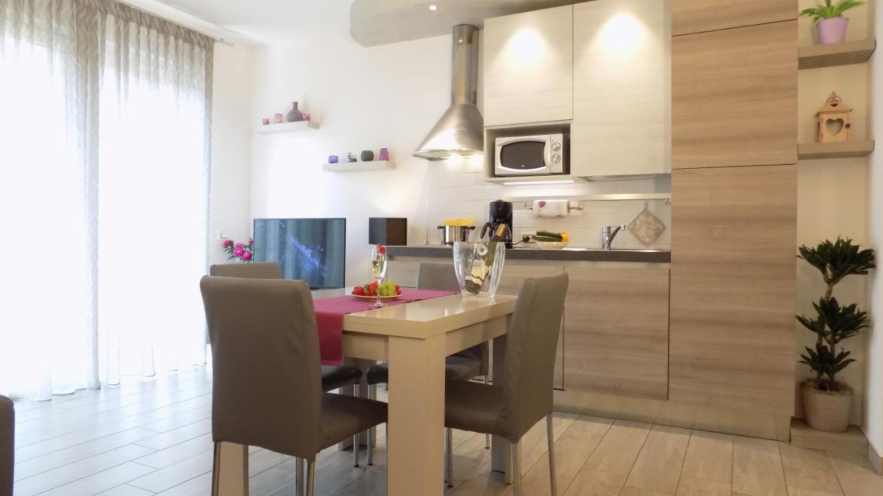 Millyholidays - Apartment Lilla - Center - Nearby Beach - Private Garden - Spa Pool Bardolino Dış mekan fotoğraf